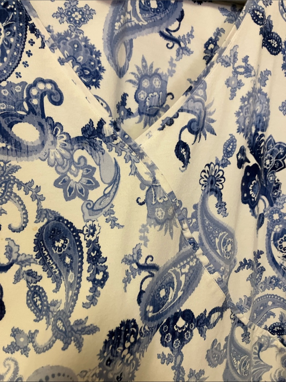 hearts of palm Blue and White Cotton Paisley Surplice V-Neck Top Size 2X - Picture 4 of 4